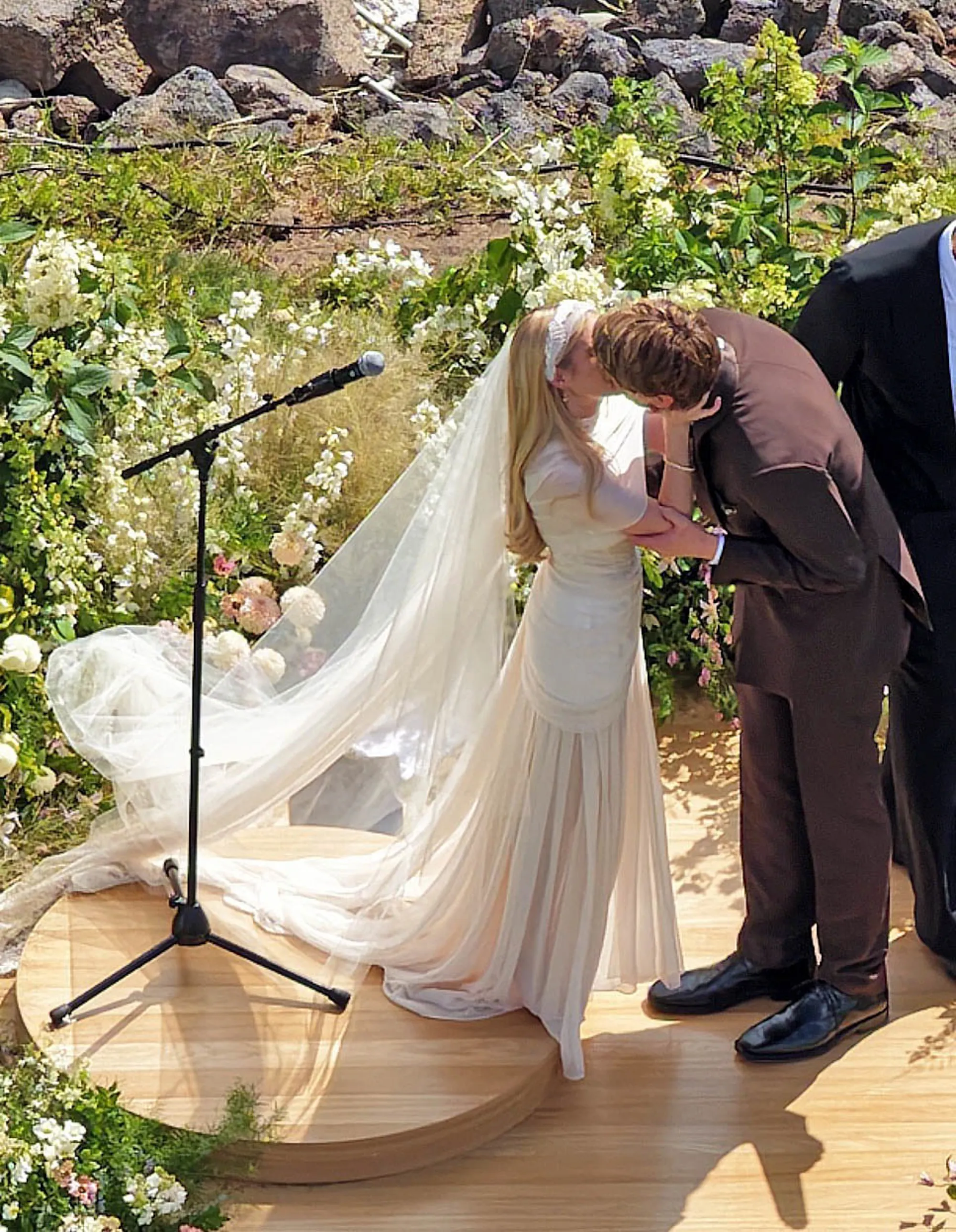 wedding emma roberts