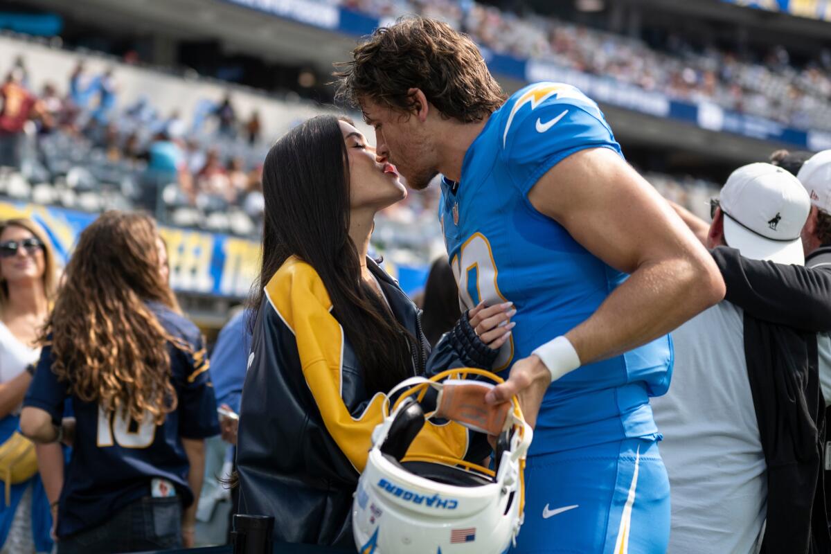 madison beer, engaged, მედისონ ბეარი დაინიშნა, ჯასტინ ჰერბერტი, nfl, მოედანი, ხელის თხოვნა